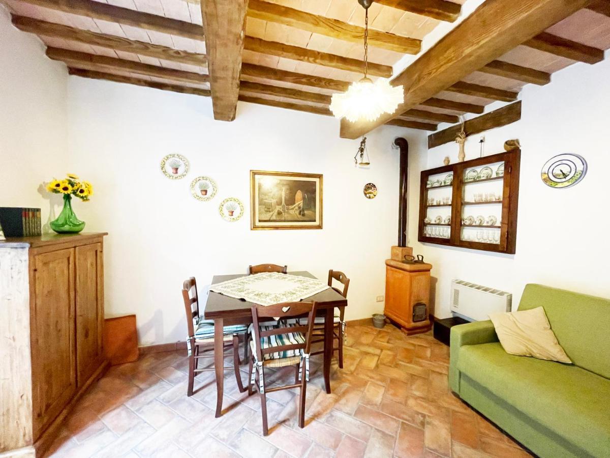 Angolino Appartamento In Centro E Terme A 10 Min San Quirico dʼOrcia Extérieur photo
